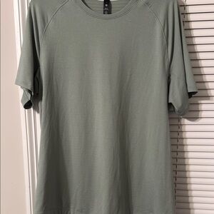 Men's Lululemon Green T-Shirt